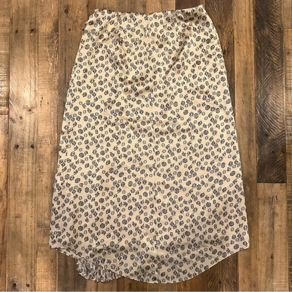Vince Floral Skirt NWT - Picture 6 of 6